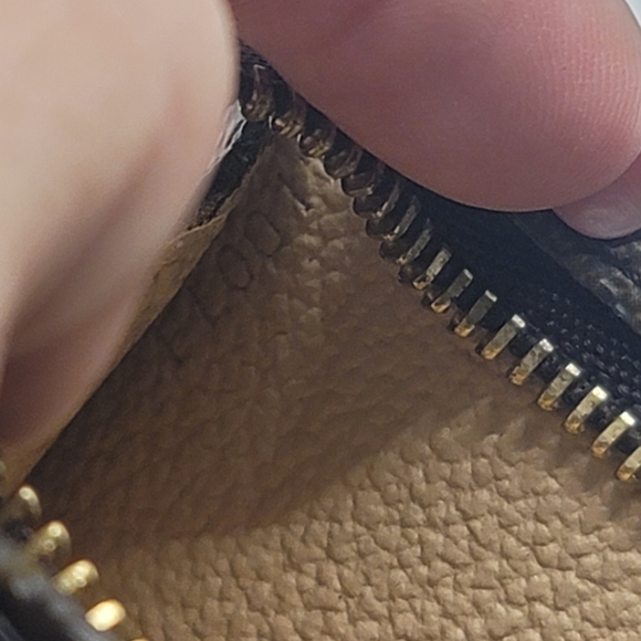 Louis Vuitton Monogram Marais Bucket Pochette - Picture 13 of 15